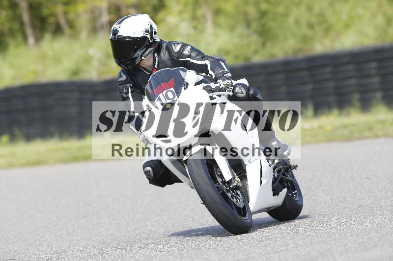 Archiv-2025/09 22.04.2025 Cornu Master School ADR/rot-rouge/10